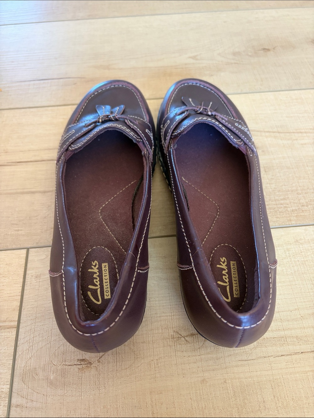 Clarks Women's Dark Burgundy Leather Tassel Slip-On Loafers - Picture 2 of 5